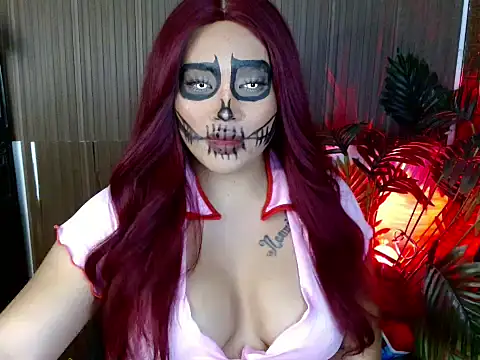 Snapshot of its_Kyra chatting on 10.30.25 its Kyra online show from 10.30.25