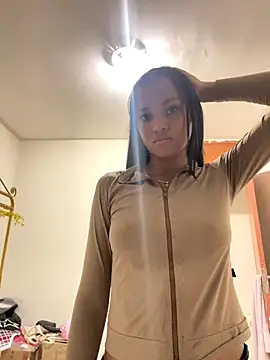 Snapshot of Sabryynna chatting on 11.18.25 Sabryynna online show from 11.18.25