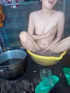 Snapshot of DauTay_hot chatting on 09.18.25 DauTay hot online show from 09.18.25