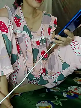 Snapshot of DauTay_hot chatting on 10.20.25 DauTay hot online show from 10.20.25