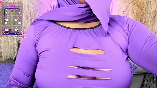 Snapshot of yasmin_elite chatting on 10.07.25 yasmin elite online show from 10.07.25