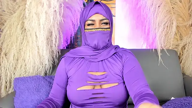 Snapshot of yasmin_elite chatting on 10.09.25 yasmin elite online show from 10.09.25