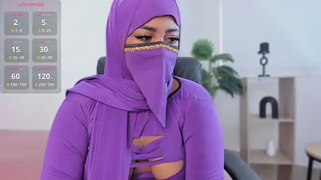 Snapshot of yasmin_elite chatting on 10.12.25 yasmin elite online show from 10.12.25