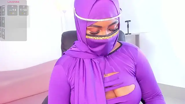 Snapshot of yasmin_elite chatting on 10.23.25 yasmin elite online show from 10.23.25