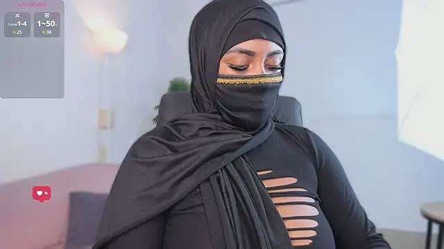 Snapshot of yasmin_elite chatting on 10.27.25 yasmin elite online show from 10.27.25