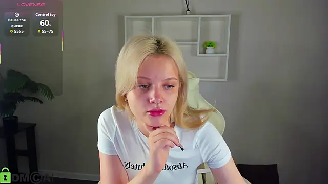 Snapshot of Allice_Cox chatting on 09.19.25 Allice Cox online show from 09.19.25