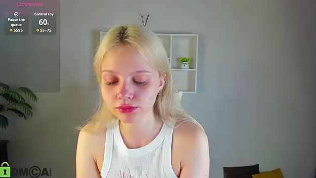 Snapshot of Allice_Cox chatting on 09.25.25 Allice Cox online show from 09.25.25