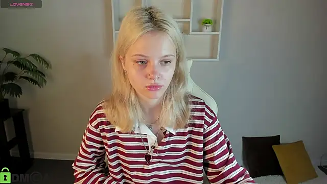 Snapshot of Allice_Cox chatting on 09.26.25 Allice Cox online show from 09.26.25