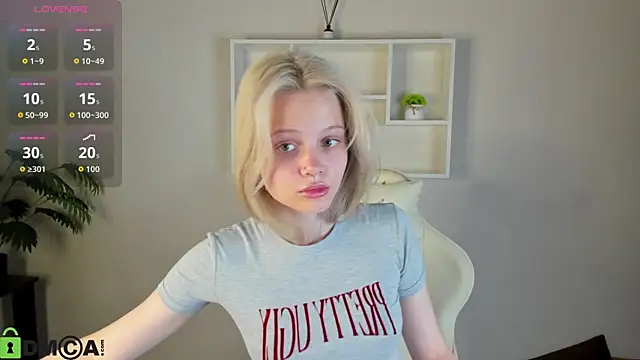 Snapshot of Allice_Cox chatting on 10.05.25 Allice Cox online show from 10.05.25