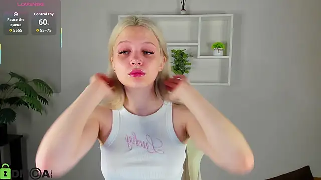 Snapshot of Allice_Cox chatting on 10.07.25 Allice Cox online show from 10.07.25