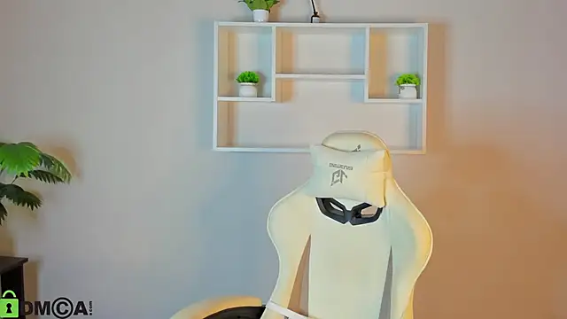 Snapshot of Allice_Cox chatting on 10.21.25 Allice Cox online show from 10.21.25