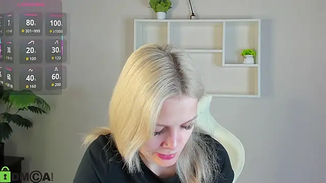 Snapshot of Allice_Cox chatting on 10.22.25 Allice Cox online show from 10.22.25