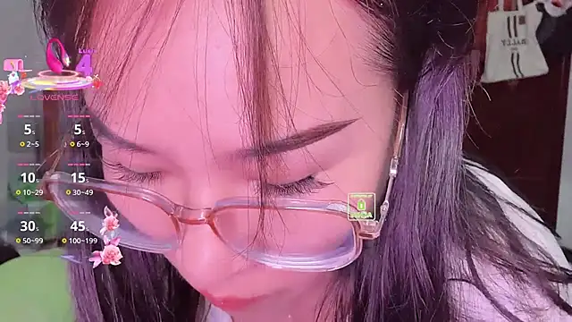 Liqinqin online show from 09.08.25