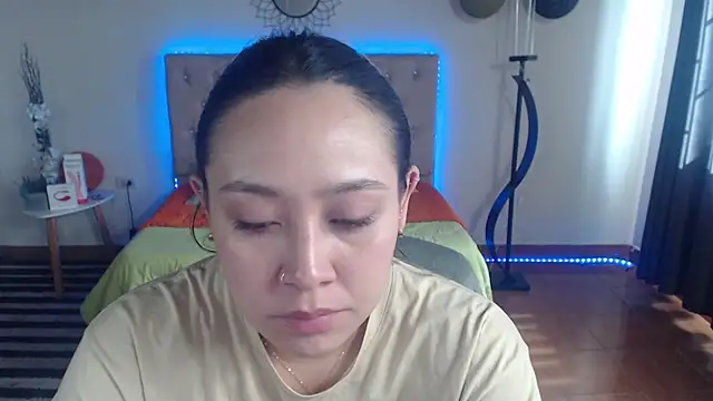 pink blossom  online show from 09.11.25