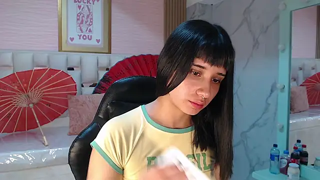 Snapshot of allyssa_bellini_s chatting on 09.25.25 allyssa bellini s online show from 09.25.25