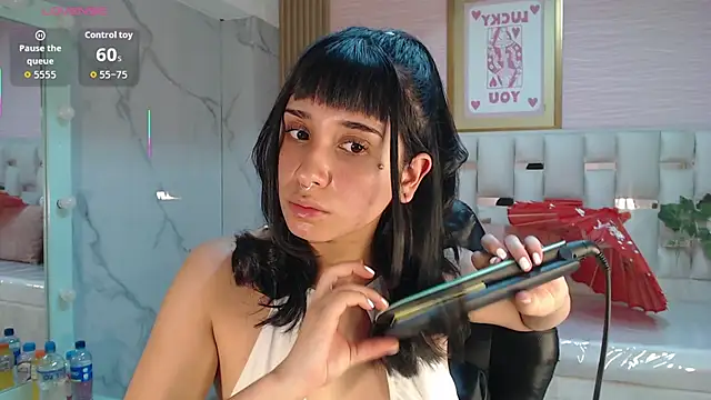 Snapshot of allyssa_bellini_s chatting on 09.26.25 allyssa bellini s online show from 09.26.25