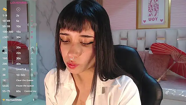 Snapshot of allyssa_bellini_s chatting on 09.30.25 allyssa bellini s online show from 09.30.25