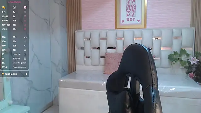 Snapshot of allyssa_bellini_s chatting on 10.23.25 allyssa bellini s online show from 10.23.25