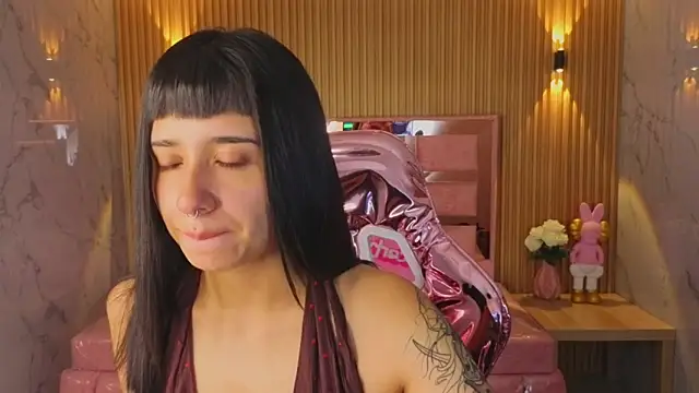 Snapshot of allyssa_bellini_s chatting on 10.29.25 allyssa bellini s online show from 10.29.25