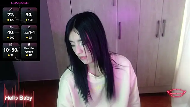 Velvet 28 online show from 10.28.25