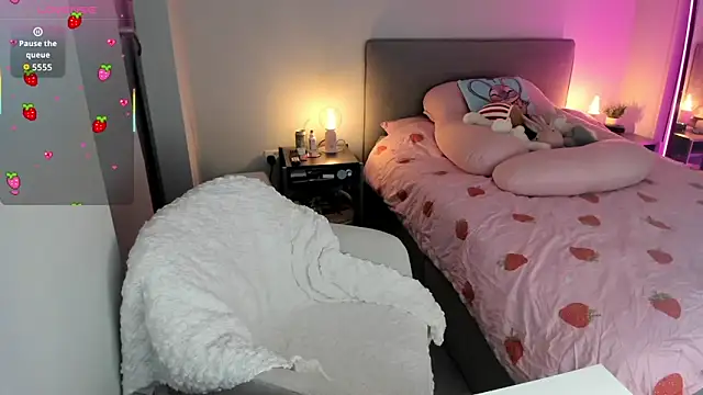 Snapshot of jjulietterose chatting on 10.18.25 jjulietterose online show from 10.18.25