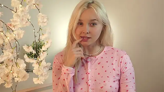 AccaCroyle online show from 11.23.25