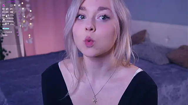 AccaCroyle online show from 04.12.26