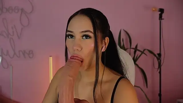 Jazmiinee online show from 10.29.25