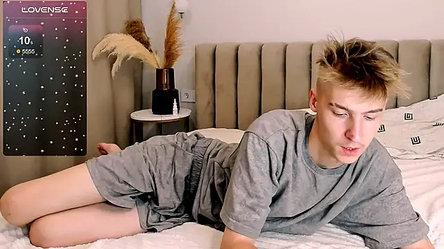 MrSexyCum4U online show from 10.10.25