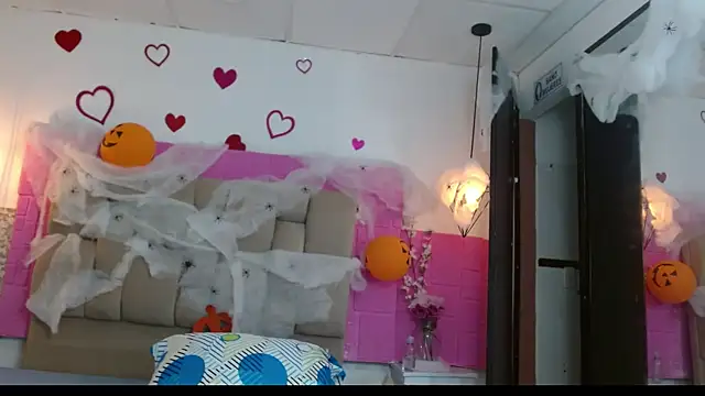 Damary Leon online show from 10.27.25