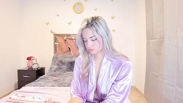 Ella Lenox online show from 09.25.25