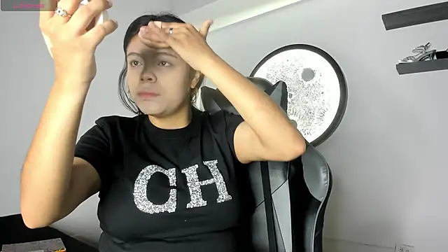 Aleja-02 online show from 09.30.25