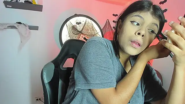 Aleja-02 online show from 10.25.25