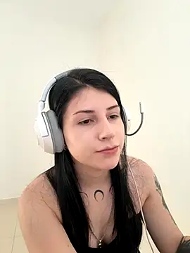 Snapshot of Privad_ravenna chatting on 09.17.25 Privad ravenna online show from 09.17.25