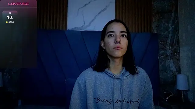 Snapshot of violett__golden chatting on 09.27.25 violett  golden online show from 09.27.25