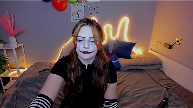 kitty rinnaa online show from 10.31.25