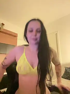 Snapshot of yumi-hot chatting on 02.27.26 yumi-hot online show from 02.27.26