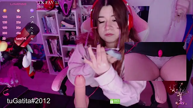 Snapshot of Pink_girl0n chatting on 11.29.25 Pink girl0n online show from 11.29.25