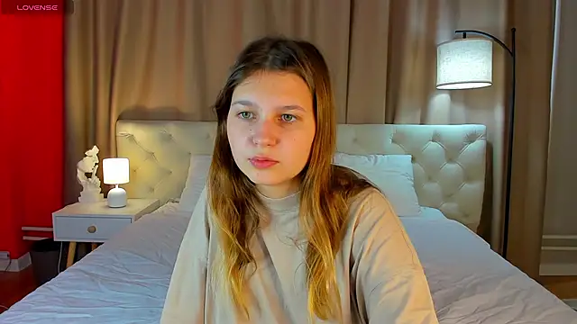 Snapshot of Elle_Ellise chatting on 09.21.25 Elle Ellise online show from 09.21.25