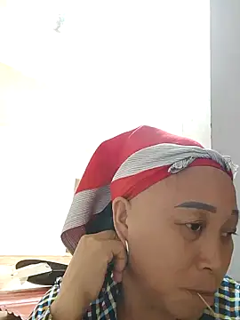 Snapshot of Mamapm20 chatting on 10.10.25 Mamapm20 online show from 10.10.25