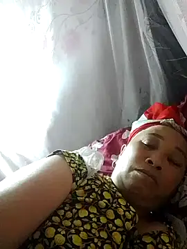 Snapshot of Mamapm20 chatting on 10.16.25 Mamapm20 online show from 10.16.25