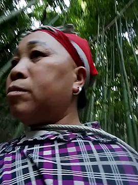 Snapshot of Mamapm20 chatting on 11.30.25 Mamapm20 online show from 11.30.25