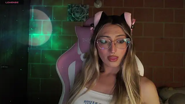 Snapshot of Andrea_camilaaa chatting on 09.09.25 Andrea camilaaa online show from 09.09.25