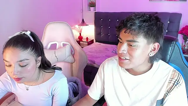 Snapshot of Yiing_and_yang chatting on 09.18.25 Yiing and yang online show from 09.18.25