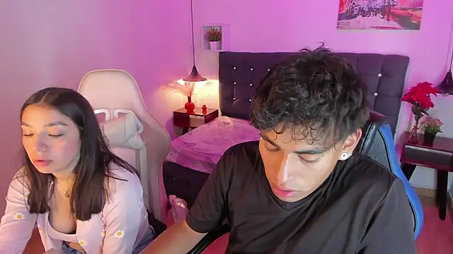 Snapshot of Yiing_and_yang chatting on 09.19.25 Yiing and yang online show from 09.19.25