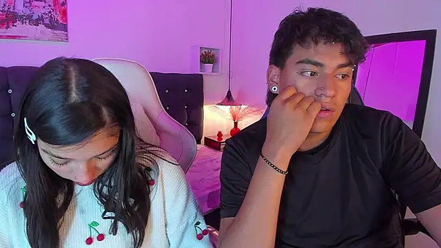 Snapshot of Yiing_and_yang chatting on 09.23.25 Yiing and yang online show from 09.23.25