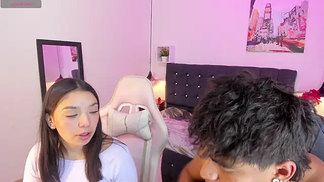 Snapshot of Yiing_and_yang chatting on 10.01.25 Yiing and yang online show from 10.01.25