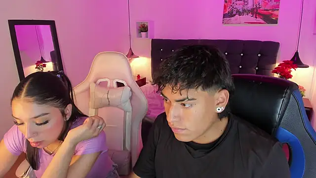 Snapshot of Yiing_and_yang chatting on 10.07.25 Yiing and yang online show from 10.07.25