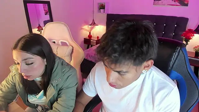 Snapshot of Yiing_and_yang chatting on 10.08.25 Yiing and yang online show from 10.08.25