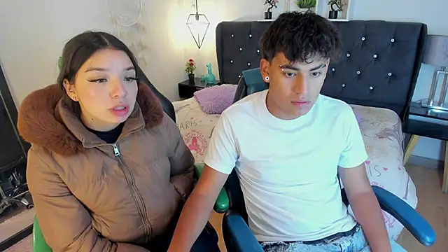 Snapshot of Yiing_and_yang chatting on 10.10.25 Yiing and yang online show from 10.10.25